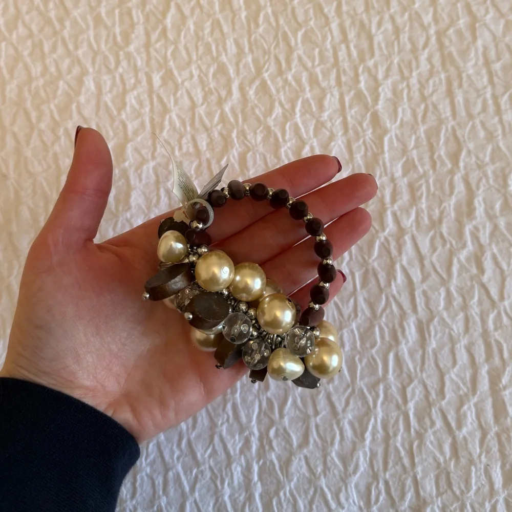 Statement Pearl & Wood Beaded Stretch Bracelet – New with Tags - Picture 3 of 9